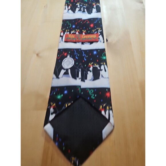 Hallmark Men's Penguins Partying Tie Black & White - Picture 8 of 11